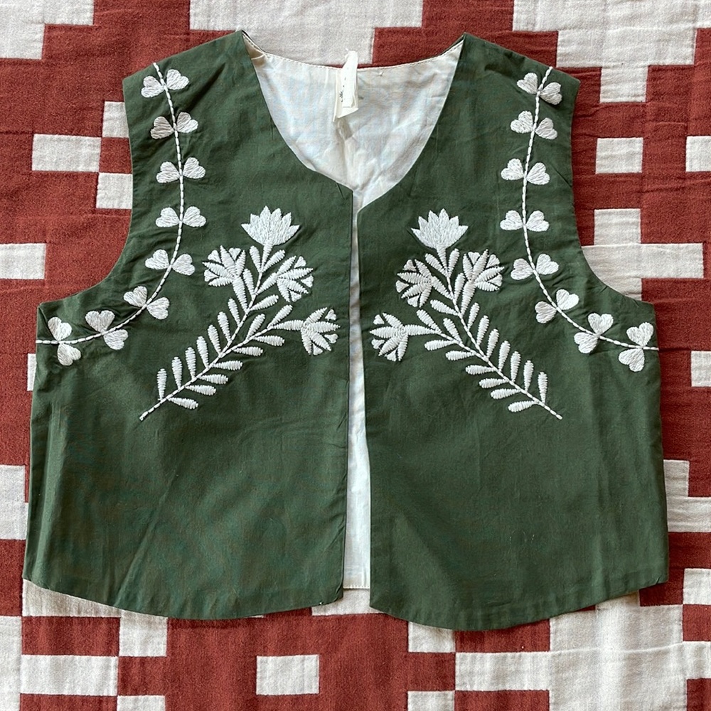 Apolina Bo Gilet in Olive (MamaOwl Exclusive)